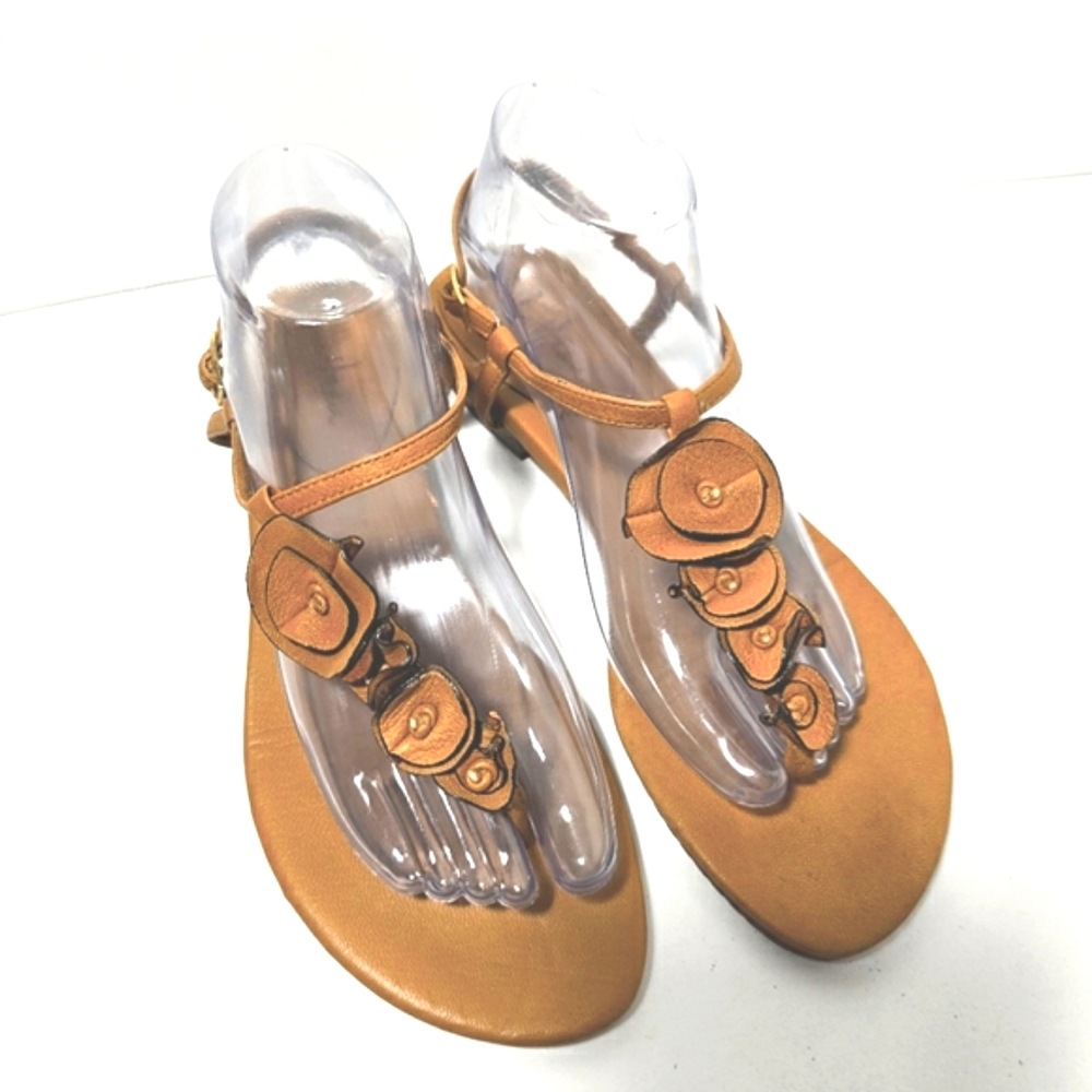 Cole Nike air leather strappy summer sandal elegant feminine chic dressy comfort